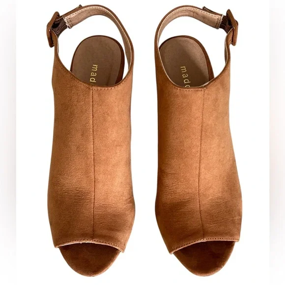 Madden Girl Beckkie Camel Brown Suede Peep Toe Heels Ankle Booties in Size 7.5 - Picture 3 of 9